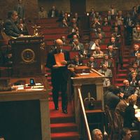 Le 15 novembre 1995, Alain Juppé annonce son plan de réforme ambitieux à l'Assemblée Nationale