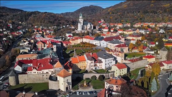 Vue aérienne de la vieille ville Kremnica, petite citée médiévale de la Slovaquie centrale ©Getty - rusm
