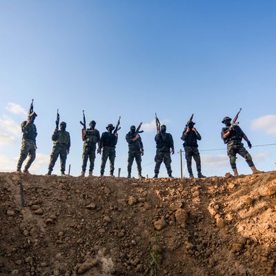 Des jihadistes lors d'un défilé militaire à Khan Yunis dans la la bande de Gaza, en octobre 2020.