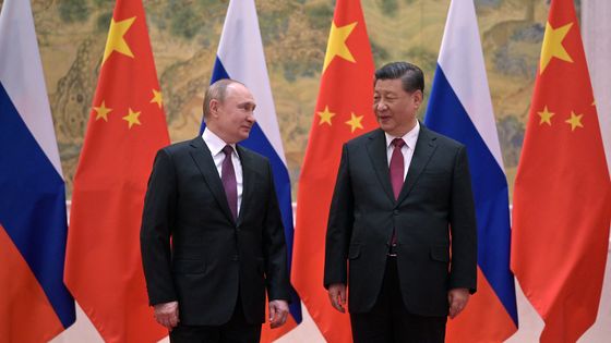 Le Président russe Vladimir Poutine et le Président chinois Xi Jinping lors de leur rencontre à Pékin, le 4 février 2022. ©AFP - Alexei Druzhinin / Sputnik / AFP