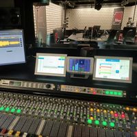 Le studio de France Musique est à vous qui fait résonner vos voix tous les samedis matin