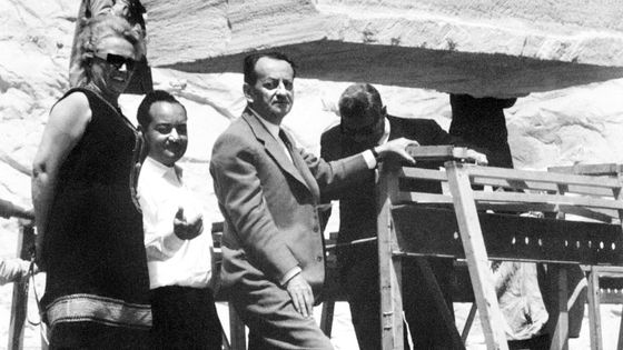 André Malraux, ministre de la Culture et Christiane Desroches Noblecourt en mars 1966 à Abou Simbel. ©AFP - MENA