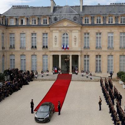 Le palais présidentiel de l'Elysée pendant la cérémonie de passation de pouvoirs et avant l'investiture officielle d'Emmanuel Macron, le 14 mai 2017.