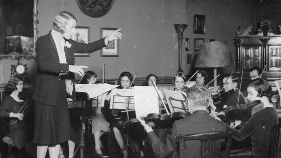 La première cheffe d’orchestre de France Jane Evrard à Paris en 1930. ©Getty - ustrian Archives/Imagno/Getty Images
