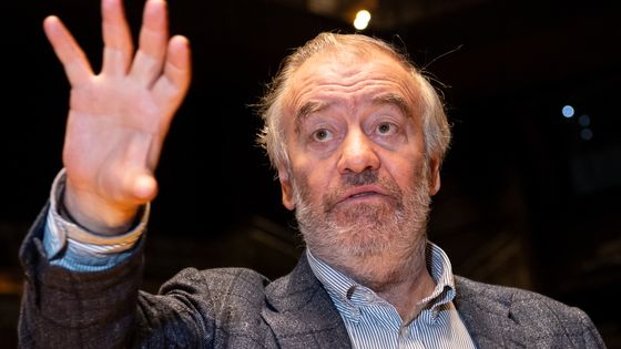 Proche de Vladimir Poutine, le chef Valery Gergiev est désormais persona non grata en France ©AFP - Sven Hoppe
