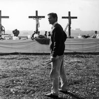 En 1962, Pasolini sur le tournage du sketch au thème christique "La ricotta" du film "Rogopag".