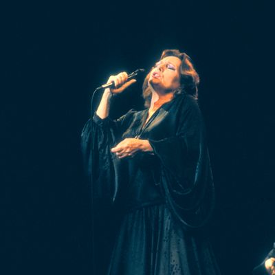 Amalia Rodrigues (1920-1999) en 1987