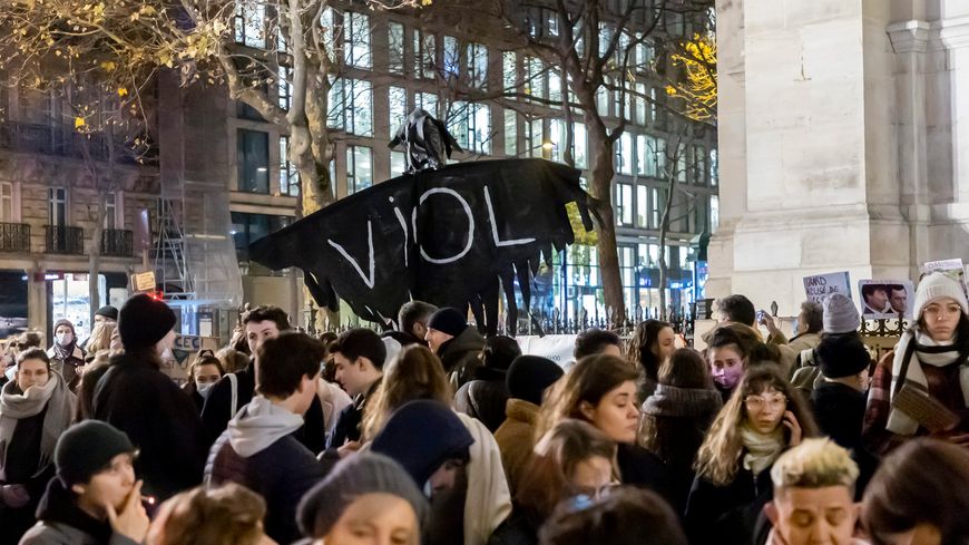 Manifestation pour défendre le droit des femmes, place Saint Augustin à Paris le 26 novembre 2021.