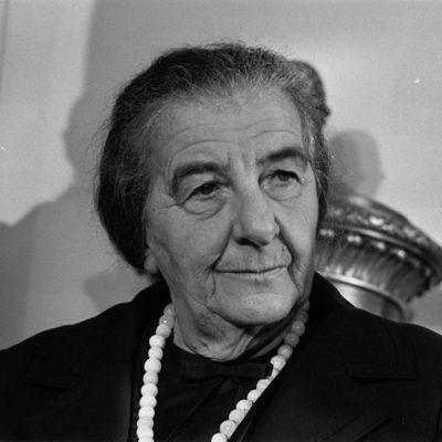La Première ministre Golda Meir lors d'une conférence de presse à Londres, le 5 novembre 1970