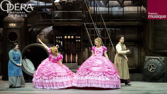 Scène de plateau de Cendrillon de Jules Massenet à l'Opéra de Paris - Monika Rittershaus / OnP