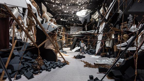 L'installation "In Between" de Thomas Hirschhorn, South London Gallery, 2015. - Thomas Hirschhorn
