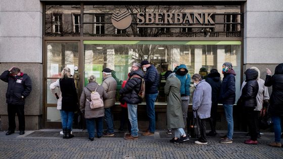 La filiale européenne de la banque publique russe Sberbank risque la faillite, a déclaré la Banque centrale européenne, après les sanctions contre la Russie ©AFP - Michal Cizek