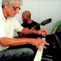 Bernard Arcadio pianiste & arrangeur, rencontre le guitariste Hector Désiré