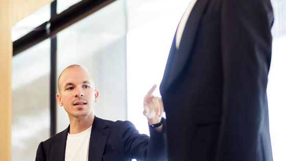 Gauthier Borsarello a conçu les nouveaux costumes des musiciens de l'Orchestre de Paris. - PASCO AND CO