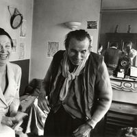 Louis-Ferdinand Céline avec l'actrice Arletty en 1958 à Meudon.
