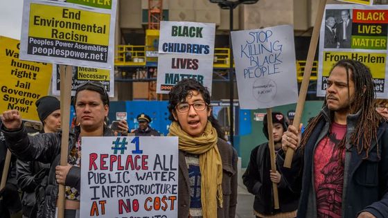 2016/02/21, Ceci Pineda from WE ACT for Environmental Justice speaking at NYC Solidarity Rally for Flint ©Getty - suite à la crise de l'eau toxique à Flint, scandale qui fait apparaître un racisme systémique - Erik McGregor/LightRocket