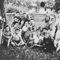 Les enfants de la colonie d'Izieu, avant la rafle du 6 avril 1944