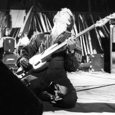 Sting, le chanteur de "Police" sur scène à Mont-de-Marsan en 1977