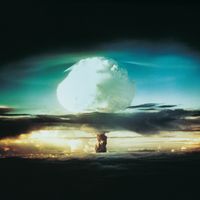 Essai nucléaire à l'atoll de bikini, îles Marshall, le 21 octobre 1952