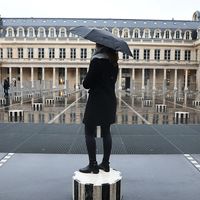 Colonnes de Buren et Ministère de la Culture, Paris.