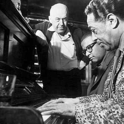 1959, Columbia Studios Hollywood, USA: Three men at the piano for the music of his film "Anatomy of a Murder" Otto Preminger, Billy Strayhorn & Duke Ellington