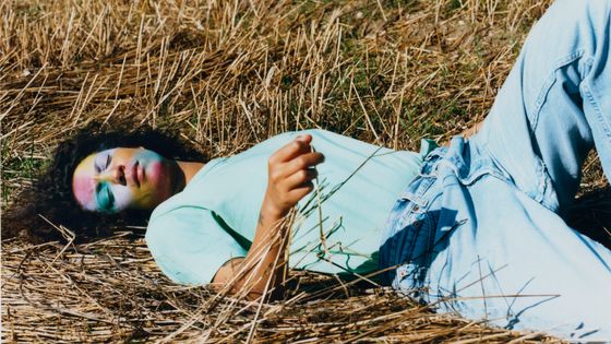 Léonie Pernet a sorti un nouvel album, "Le Cirque de Consolation", en novembre 2021, chez CryBaby/InFiné - Estelle Hanania