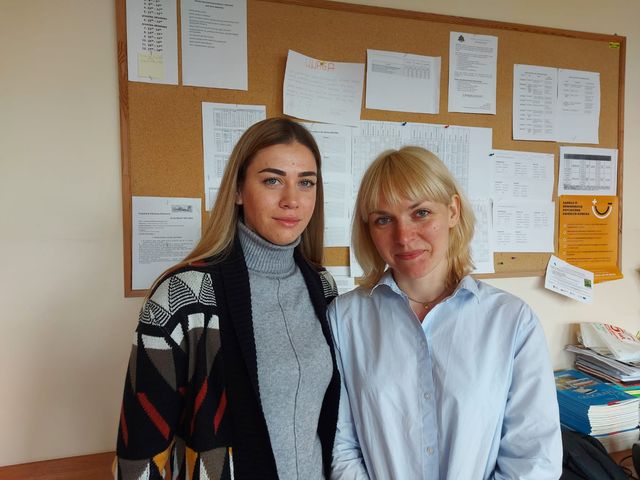 Ukraińscy pomocnicy tej polskiej szkoły, Marina i Wiktoria.