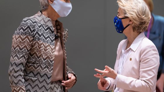 La présidente de la Banque centrale européenne, Christine Lagarde, avec la présidente de la Commission européenne, Ursula von der Leyen, décembre 2020 ©Getty - Thierry Monasse