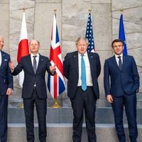 Quelle politique étrangère pour Macron II ? Ici à la réunion des pays du G7 au siège de l’OTAN, mars 2022