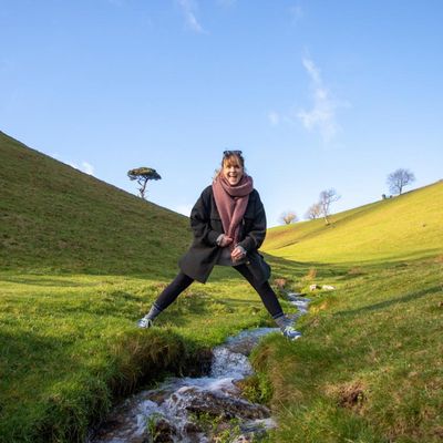 L'eau, une ressource à préserver et des milliers d'emploi en développement : protection, surveillance et entretien du milieu naturel, la distribution d'eau potable, mais aussi la gestion, le traitement et l'épuration des eaux usées. (Illustration)