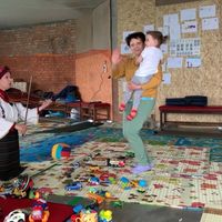 Lieu d'accueil des déplacés ukrainiens à Lviv, juste à côté de la gare, ce jeudi, où un maximum est fait pour prendre en charge les enfants.
