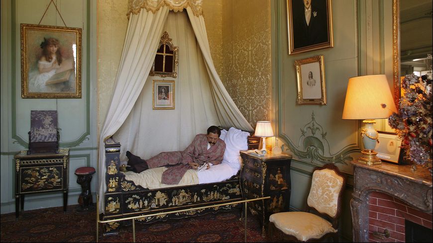 La chambre de Marcel Proust à Breteuil, dans le château de Choisel..