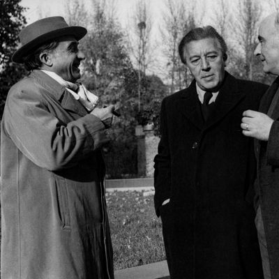 Le poète Pierre Reverdy avec André Breton et Francis Ponge en octobre 1952.