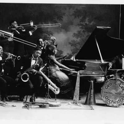 Julia Lee And The Novelty Orchestra