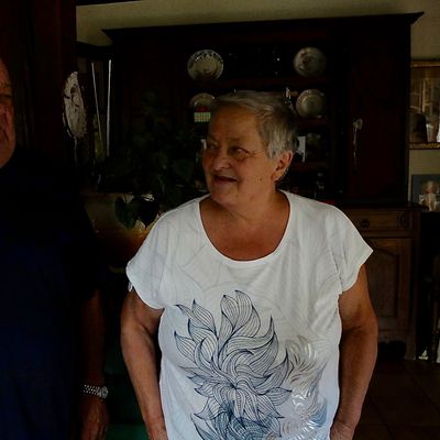 Ghislaine Gobert a reçu la médaille de la ville de Pouilly en Auxois pour "acte de courage" (et Jacques, lui, a reçu le coffret pour sa participation!)