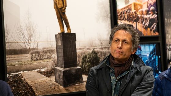 Guillaume Herbaut au festival photographique "L'oeil urbain" à Corbeil-Essonnes, avril 2022 - Stéphane Gautier
