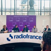 En direct du Festival du Livre de Paris. Johanna Nizard, Jean de Loisy, Matthieu Dhennin, Christian Berst et Raphaël Gaillard (de gauche à droite)