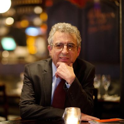 Jean Baubérot dan un café parisien en 2012.