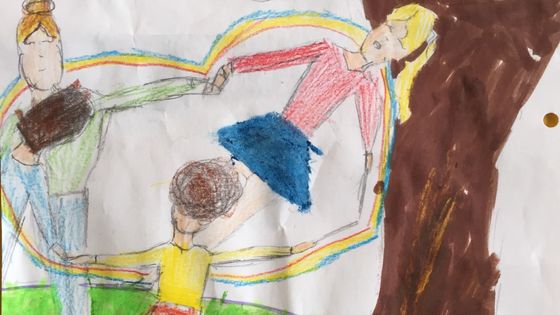 Voici à quoi ressemble le bonheur pour Rose-Elisabeth : son dessin s'appelle "L'amitié" - Elise Andrieu