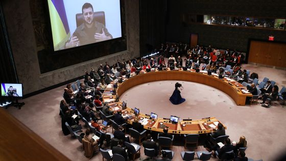Le président ukrainien Volodymyr Zelensky s'exprime devant le Conseil de sécurité de l'ONU ce mardi 5 avril 2022 ©AFP - SPENCER PLATT / GETTY IMAGES NORTH AMERICA