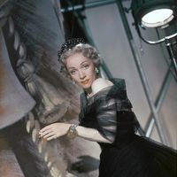 Marlène Dietrich sur le tournage de "Le Grand Alibi" réalisé en 1950 par Alfred Hitchcock