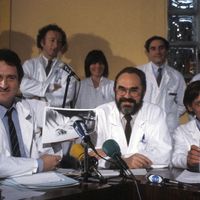 Naissance des premiers bébés issus d'embryons congelés. René Frydman, Emile Papiernik, Jacques Testart, le 10 avril 1986 à Paris, France
