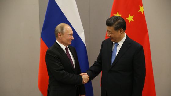Rencontre entre Vladimir Poutine et Xi Jinping au sommet des BRICS en 2019 à Brazilia ©Getty - Mikhail Svetlov