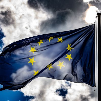 En Europe : une progression des partis d'extrême droite.