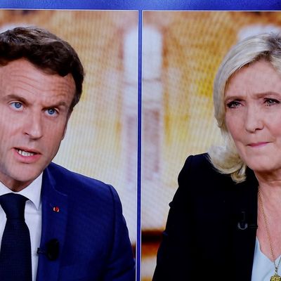 Emmanuel Macron et Marine Le Pen lors de leur débat télévisé ce mercredi 20 avril 2022