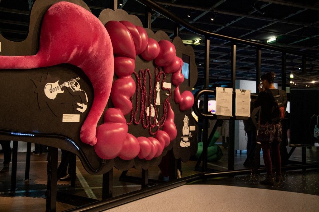 Ein Darmmodell in einer Ausstellung über Mikroben in der Cité des Sciences