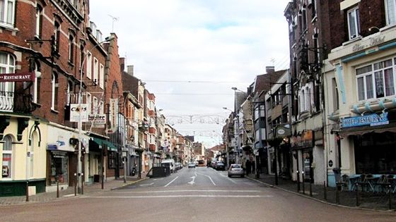 Une rue du centre de Lens. ©Radio France - Abdelhak el Idrissi