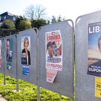 Panneaux électoraux à Dinan