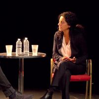 Le metteur en scène Dominique Lurcel et la comédienne Nadia Larbiouene, lors d’une représentation à Douai de "Passeports pour la Liberté".