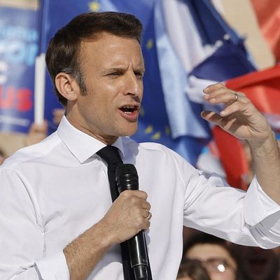Emmanuel Macron en campagne pour sa réélection, le 16 avril 2022 à Marseille.